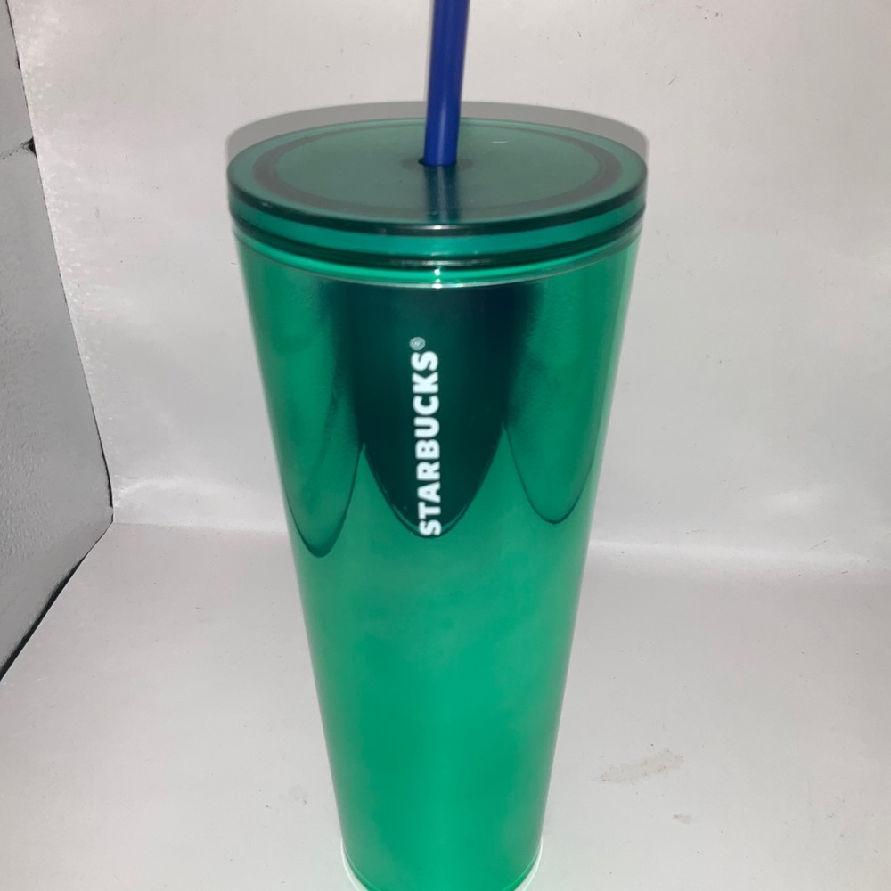 Starbucks Summer 2022 Fame Lime Green 24oz Venti Tumbler Shiny Cold Cup NEW